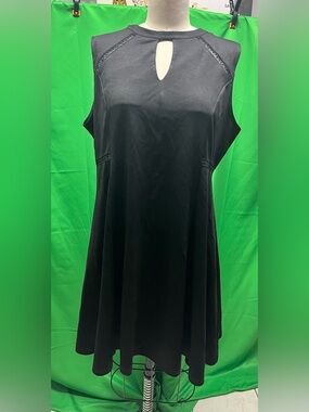 Acevog Black Sleeveless Keyhole A-Line Dress